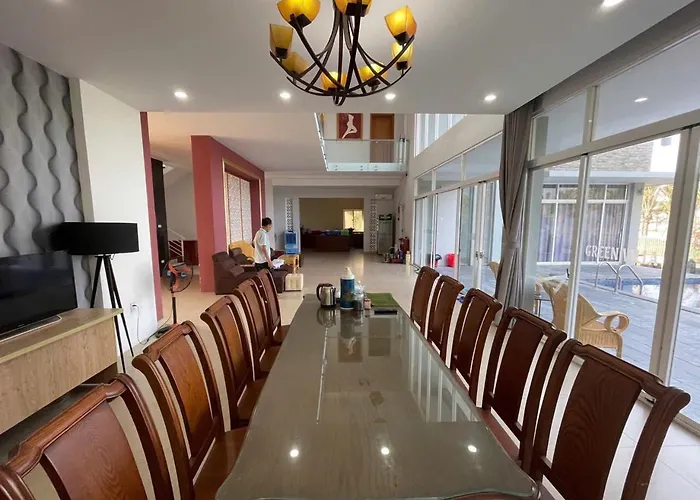 Chuỗi 8 Ngủ Bể Bơi Riêng - Gần Biển Tại Tuần Châu *